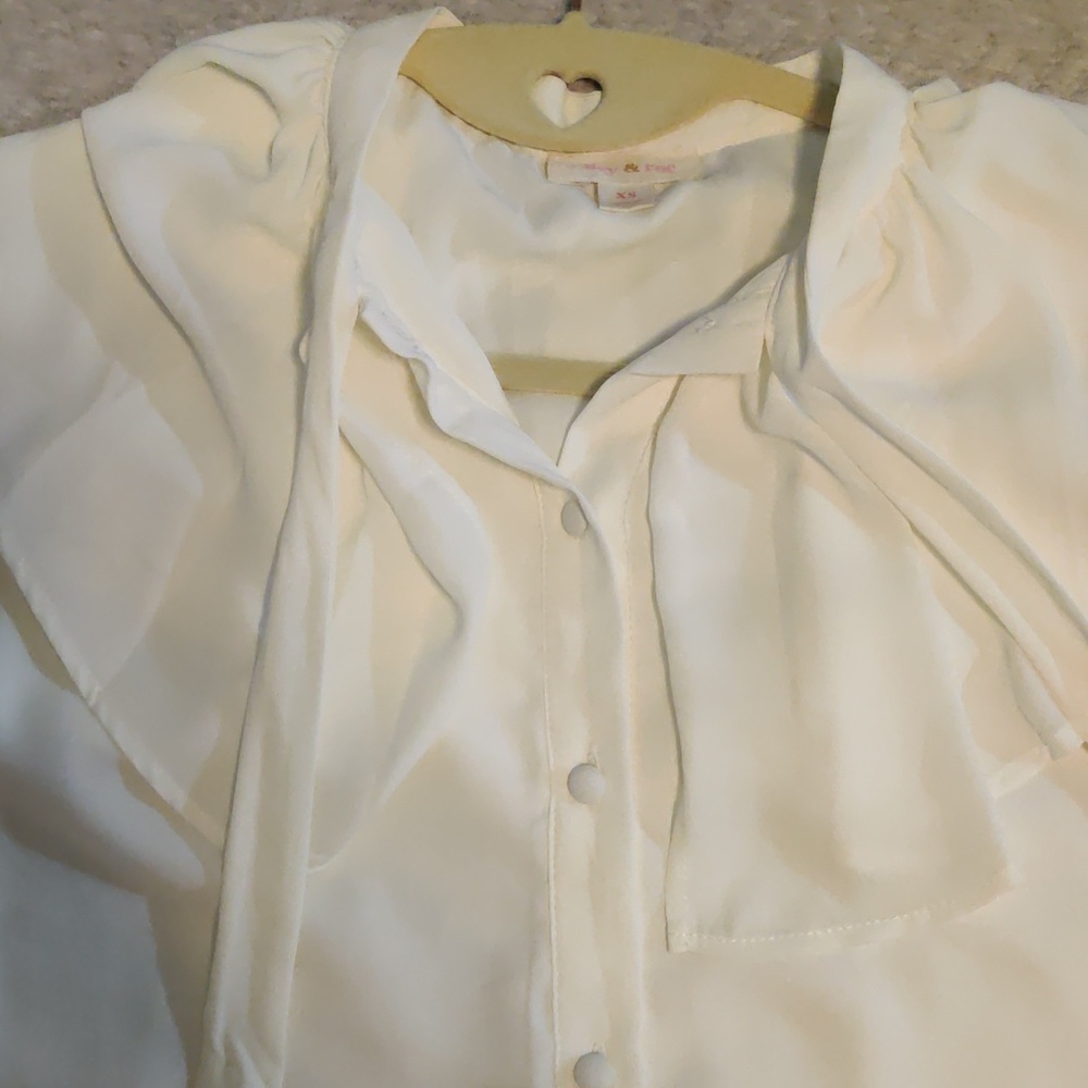 NWT Riley & Rae Cream Ruffle Blouse Size XS - Picture 3 of 9